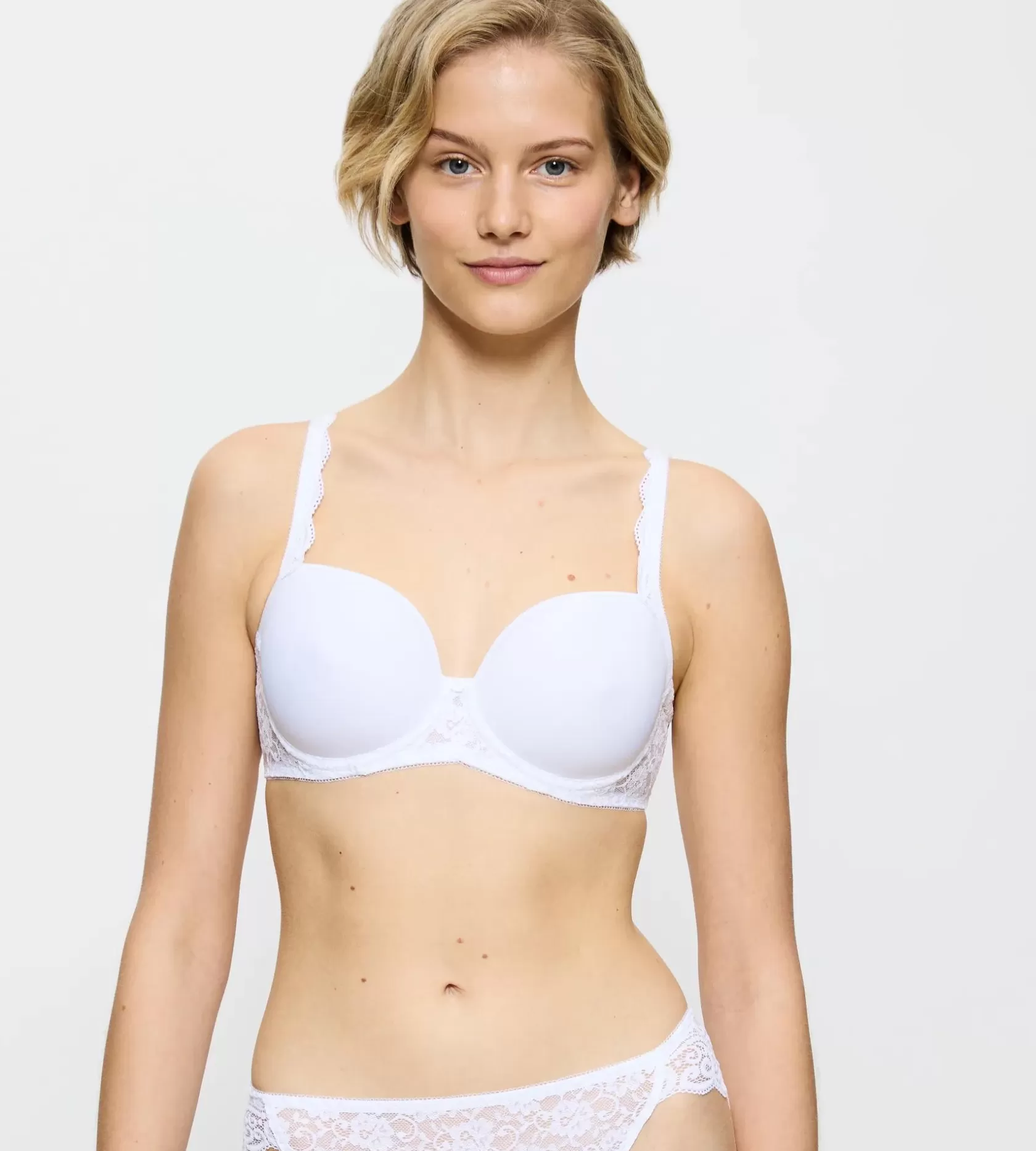 Triumph AMOURETTE White Flash Sale