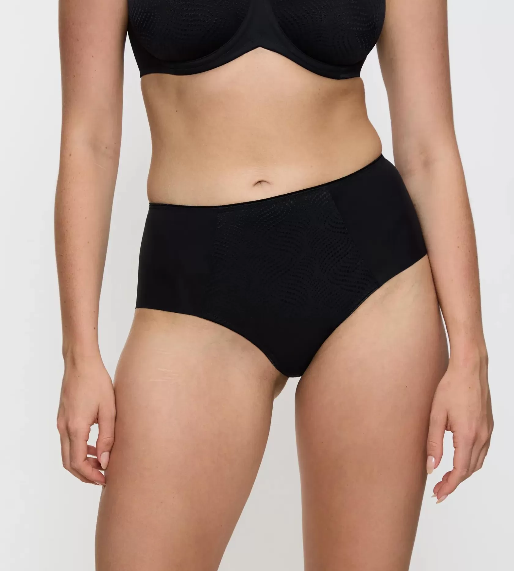 Triumph ESSENTIAL MINIMIZER Black Online