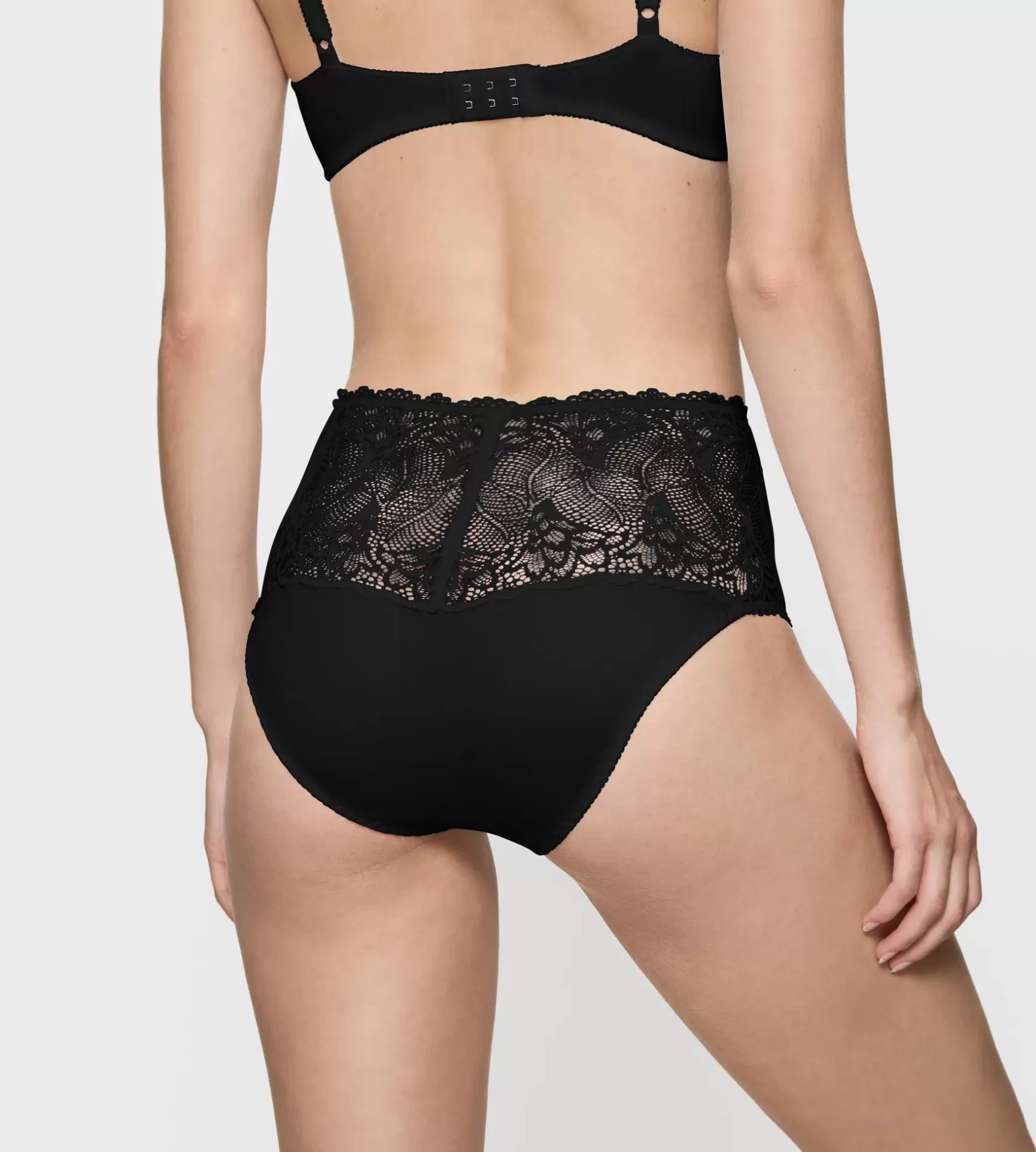 Triumph O - LIGHT PAONETTE T Black Best